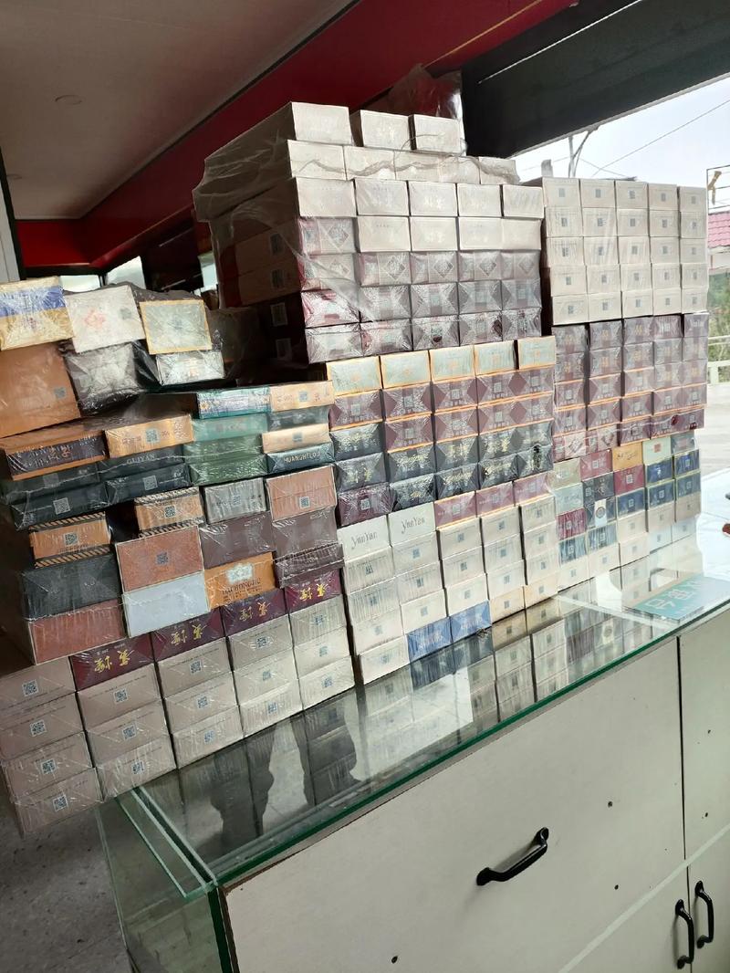 微信上购买香烟批发需要谨慎因为在中国烟草产品销售受到严格的法律和规定约束。以下是一些基本的注意事项
